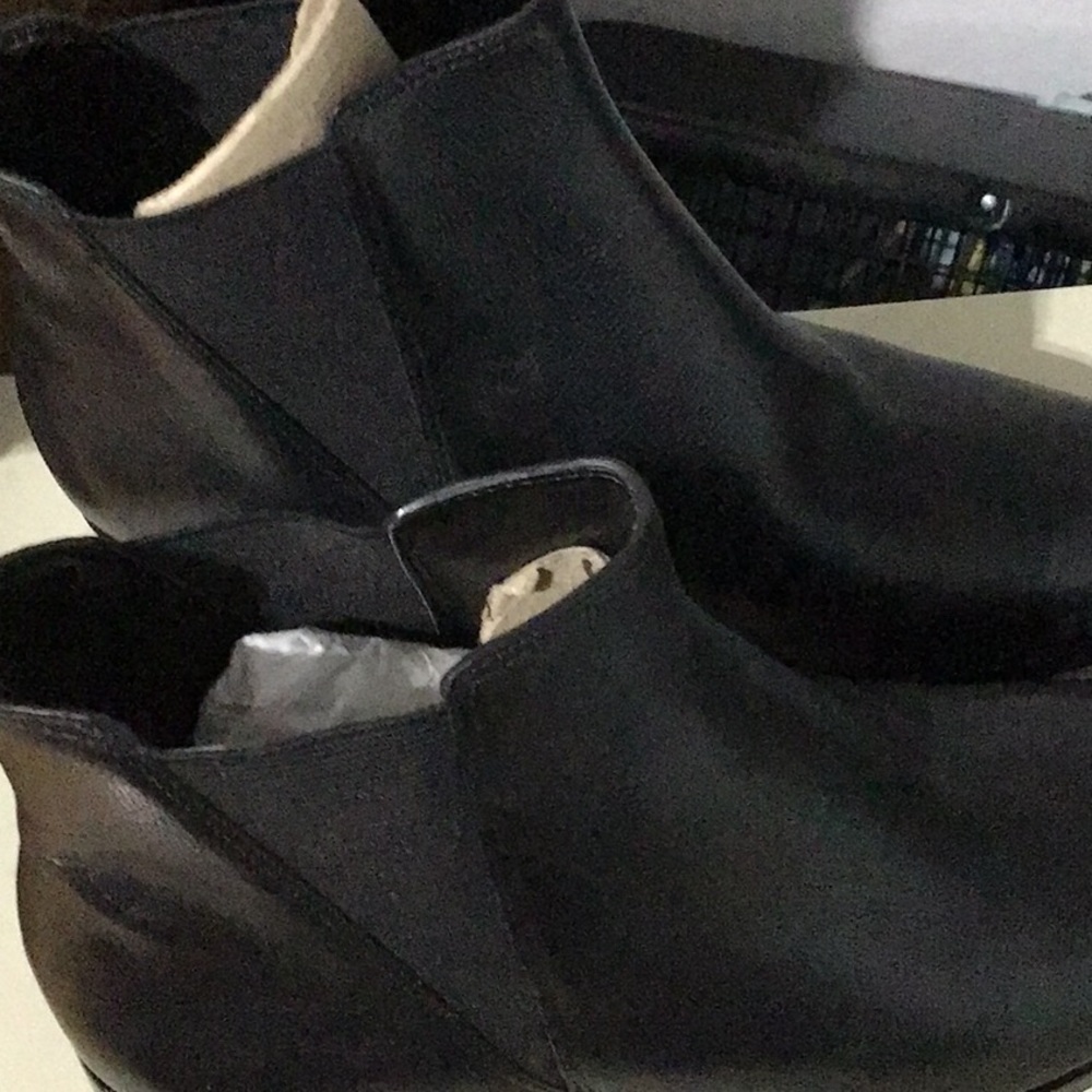 Boots - Picture 2 of 4